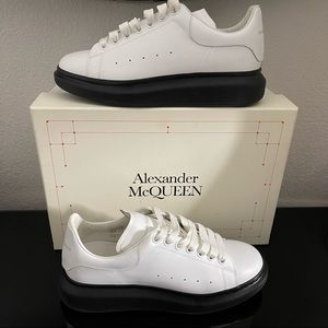 MEN Alexander McQueen Sneaker